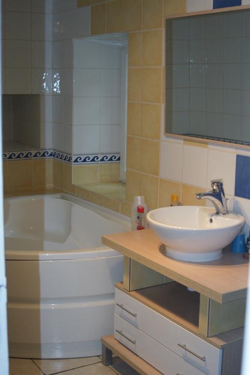 Villa Le P'Tit Hameau De Sey Quettehou Zimmer foto
